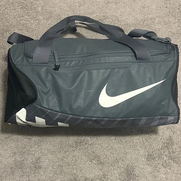 Nike Duffel Bag Gray White Swoosh Gym Travel Sports One Size - Picture 1 of 1